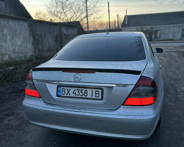 Серый Мерседес Е-Класс, объемом двигателя 1.8 л и пробегом 377 тыс. км за 6700 $, фото 3 на Automoto.ua