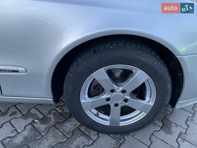 Мерседес Е-Клас 2006 у Чернівцях на Automoto.ua Сірий Мерседес Е-Клас, об'ємом двигуна 3.23 л та пробігом 330 тис. км за 6999 $, фото 12 на Automoto.ua