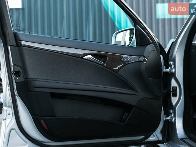 Мерседес Е-Клас 2006 у Мукачеве на Automoto.ua Сірий Мерседес Е-Клас, об'ємом двигуна 1.8 л та пробігом 79 тис. км за 25500 $, фото 37 на Automoto.ua