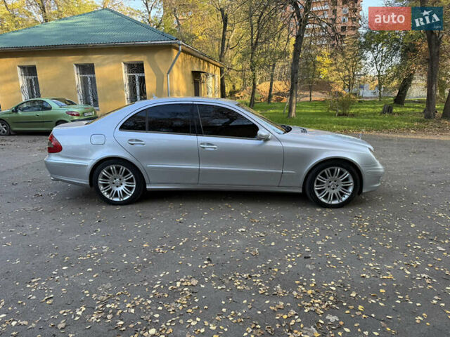 Сірий Мерседес Е-Клас, об'ємом двигуна 1.8 л та пробігом 240 тис. км за 9000 $, фото 12 на Automoto.ua