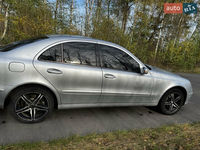 Мерседес Е-Клас 2006 у Камінь-Каширський на Automoto.ua Сірий Мерседес Е-Клас, об'ємом двигуна 2.15 л та пробігом 294 тис. км за 7200 $, фото 3 на Automoto.ua