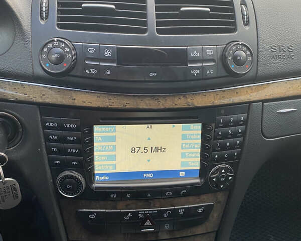 Серый Мерседес Е-Класс, объемом двигателя 3.23 л и пробегом 365 тыс. км за 6900 $, фото 13 на Automoto.ua