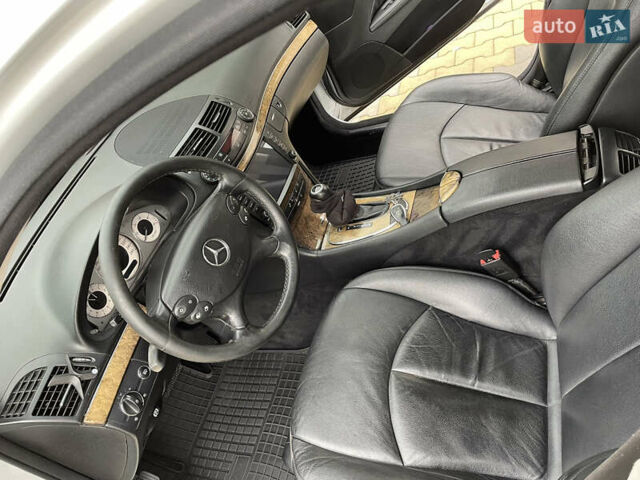 Серый Мерседес Е-Класс, объемом двигателя 3 л и пробегом 405 тыс. км за 8700 $, фото 10 на Automoto.ua