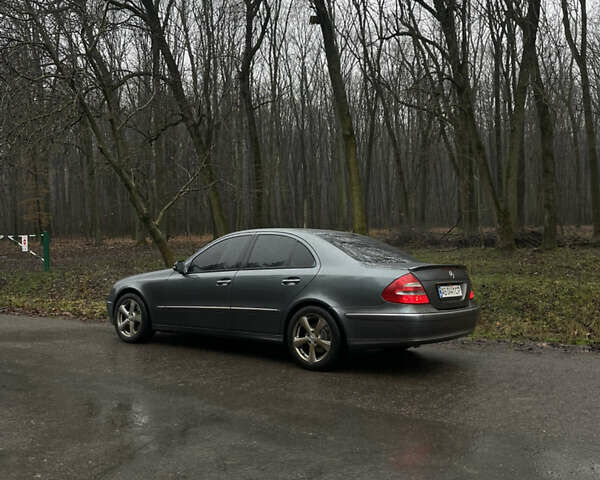 Серый Мерседес Е-Класс, объемом двигателя 3 л и пробегом 295 тыс. км за 9000 $, фото 14 на Automoto.ua