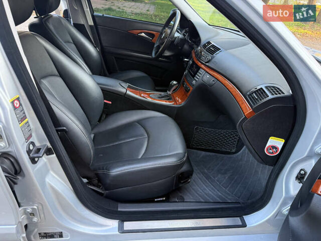 Сірий Мерседес Е-Клас, об'ємом двигуна 1.8 л та пробігом 240 тис. км за 9000 $, фото 60 на Automoto.ua