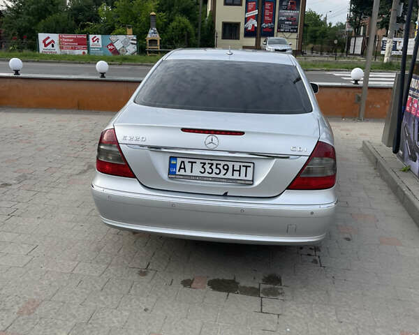 Сірий Мерседес Е-Клас, об'ємом двигуна 2.2 л та пробігом 340 тис. км за 8150 $, фото 4 на Automoto.ua