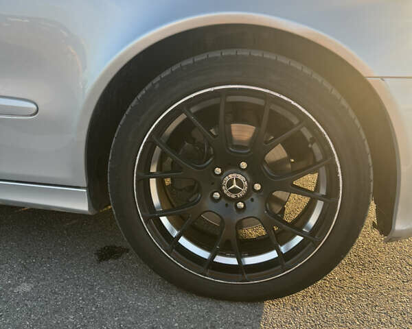 Серый Мерседес Е-Класс, объемом двигателя 3 л и пробегом 381 тыс. км за 10000 $, фото 9 на Automoto.ua