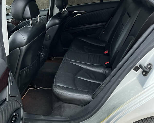 Мерседес Е-Клас 2006 у Камінь-Каширський на Automoto.ua Сірий Мерседес Е-Клас, об'ємом двигуна 2.15 л та пробігом 294 тис. км за 7200 $, фото 9 на Automoto.ua