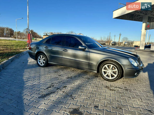 Серый Мерседес Е-Класс, объемом двигателя 2.99 л и пробегом 492 тыс. км за 8500 $, фото 6 на Automoto.ua