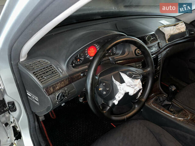 Сірий Мерседес Е-Клас, об'ємом двигуна 1.8 л та пробігом 373 тис. км за 2700 $, фото 7 на Automoto.ua