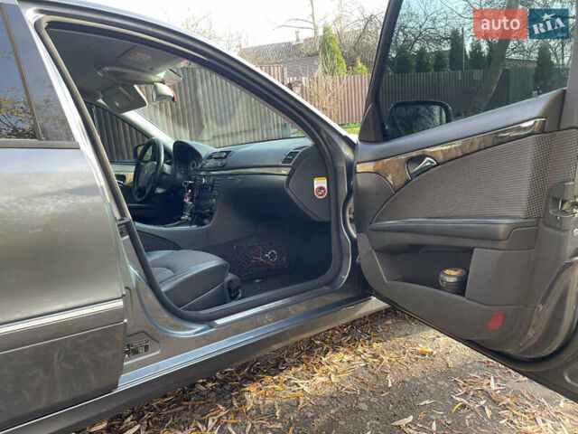 Сірий Мерседес Е-Клас, об'ємом двигуна 2.99 л та пробігом 295 тис. км за 9400 $, фото 15 на Automoto.ua