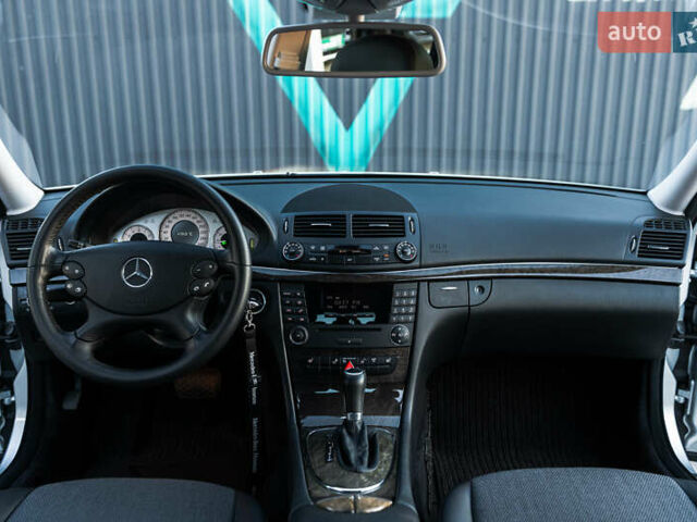 Мерседес Е-Клас 2006 у Мукачеве на Automoto.ua Сірий Мерседес Е-Клас, об'ємом двигуна 1.8 л та пробігом 79 тис. км за 25500 $, фото 26 на Automoto.ua