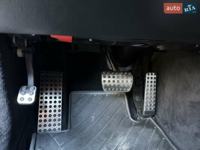 Сірий Мерседес Е-Клас, об'ємом двигуна 1.8 л та пробігом 240 тис. км за 9000 $, фото 57 на Automoto.ua