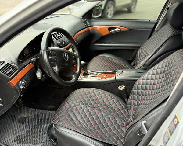 Сірий Мерседес Е-Клас, об'ємом двигуна 2.15 л та пробігом 325 тис. км за 7500 $, фото 12 на Automoto.ua