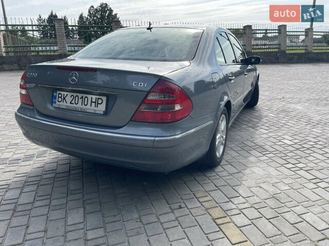 Сірий Мерседес Е-Клас, об'ємом двигуна 2.2 л та пробігом 263 тис. км за 9999 $, фото 6 на Automoto.ua