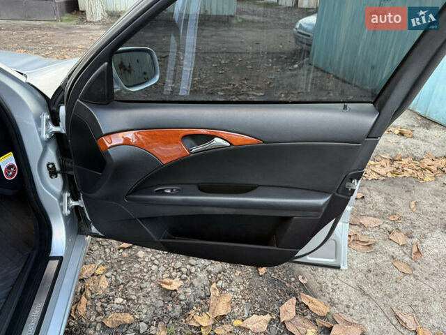 Сірий Мерседес Е-Клас, об'ємом двигуна 1.8 л та пробігом 240 тис. км за 9700 $, фото 37 на Automoto.ua