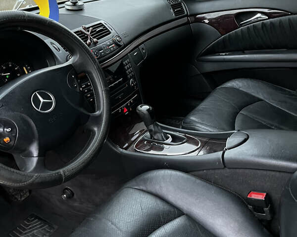 Мерседес Е-Клас 2006 у Камінь-Каширський на Automoto.ua Сірий Мерседес Е-Клас, об'ємом двигуна 2.15 л та пробігом 294 тис. км за 7200 $, фото 11 на Automoto.ua