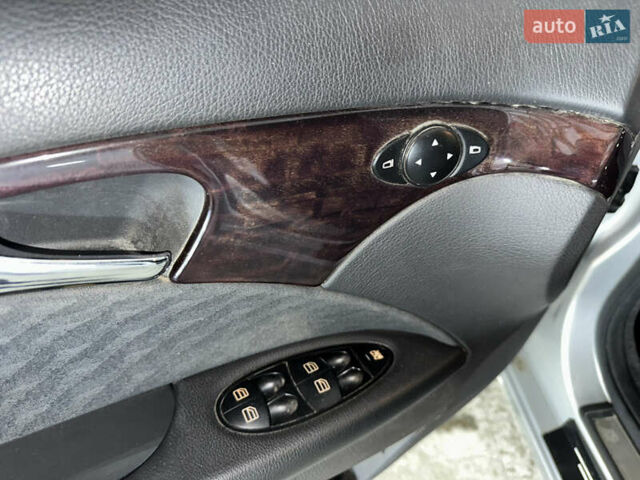 Сірий Мерседес Е-Клас, об'ємом двигуна 1.8 л та пробігом 373 тис. км за 2950 $, фото 9 на Automoto.ua