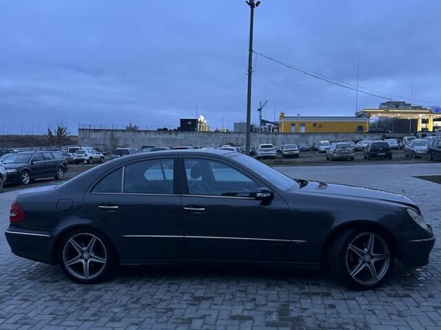 Сірий Мерседес Е-Клас, об'ємом двигуна 2.7 л та пробігом 327 тис. км за 4150 $, фото 19 на Automoto.ua