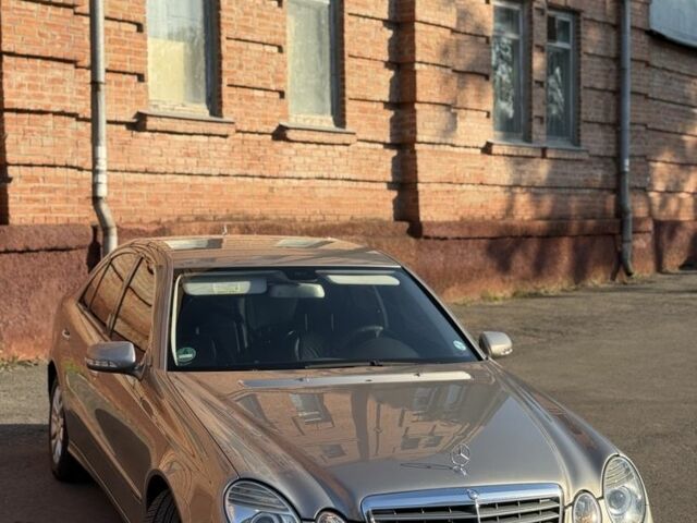 Сірий Мерседес Е-Клас, об'ємом двигуна 2.2 л та пробігом 343 тис. км за 7777 $, фото 9 на Automoto.ua