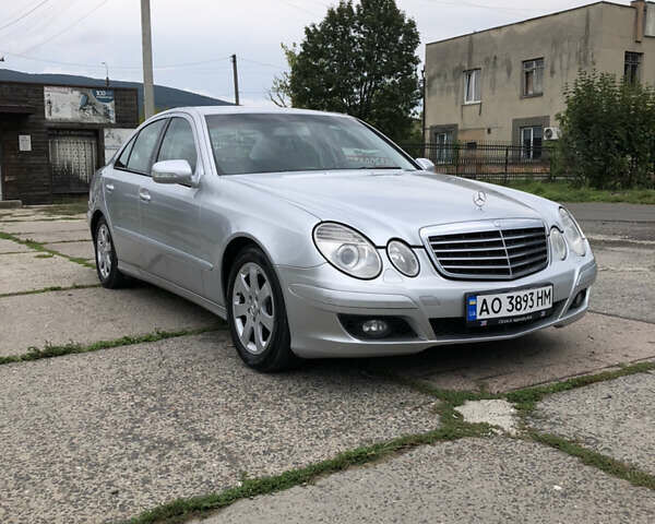 Сірий Мерседес Е-Клас, об'ємом двигуна 2.99 л та пробігом 524 тис. км за 7400 $, фото 4 на Automoto.ua