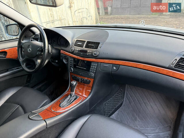 Сірий Мерседес Е-Клас, об'ємом двигуна 1.8 л та пробігом 240 тис. км за 9700 $, фото 36 на Automoto.ua