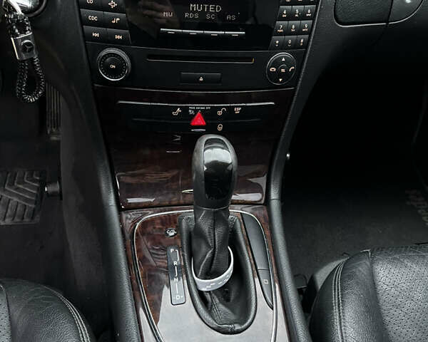 Мерседес Е-Клас 2006 у Камінь-Каширський на Automoto.ua Сірий Мерседес Е-Клас, об'ємом двигуна 2.15 л та пробігом 294 тис. км за 7200 $, фото 13 на Automoto.ua