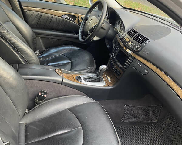 Серый Мерседес Е-Класс, объемом двигателя 3.23 л и пробегом 365 тыс. км за 6900 $, фото 21 на Automoto.ua