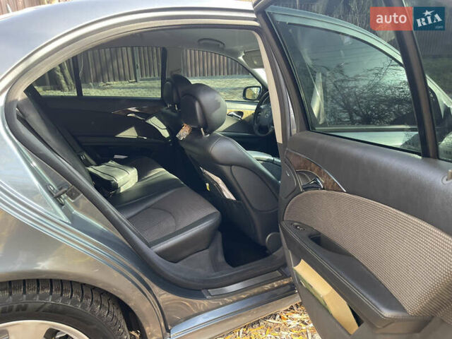 Сірий Мерседес Е-Клас, об'ємом двигуна 2.99 л та пробігом 295 тис. км за 9400 $, фото 14 на Automoto.ua