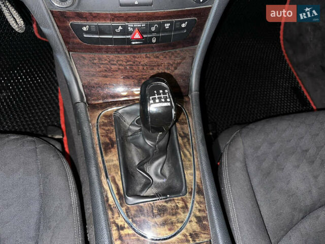 Сірий Мерседес Е-Клас, об'ємом двигуна 1.8 л та пробігом 373 тис. км за 2950 $, фото 13 на Automoto.ua