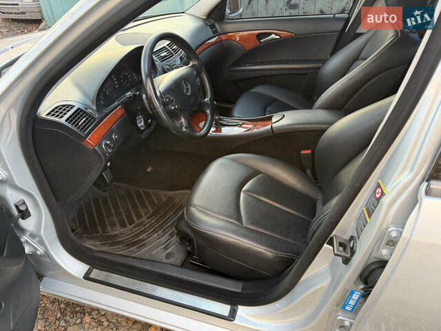 Сірий Мерседес Е-Клас, об'ємом двигуна 1.8 л та пробігом 240 тис. км за 9700 $, фото 27 на Automoto.ua