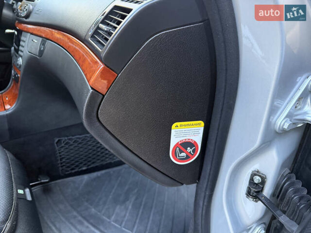 Сірий Мерседес Е-Клас, об'ємом двигуна 1.8 л та пробігом 240 тис. км за 9000 $, фото 64 на Automoto.ua