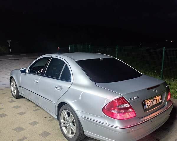 Сірий Мерседес Е-Клас, об'ємом двигуна 3 л та пробігом 420 тис. км за 8200 $, фото 29 на Automoto.ua