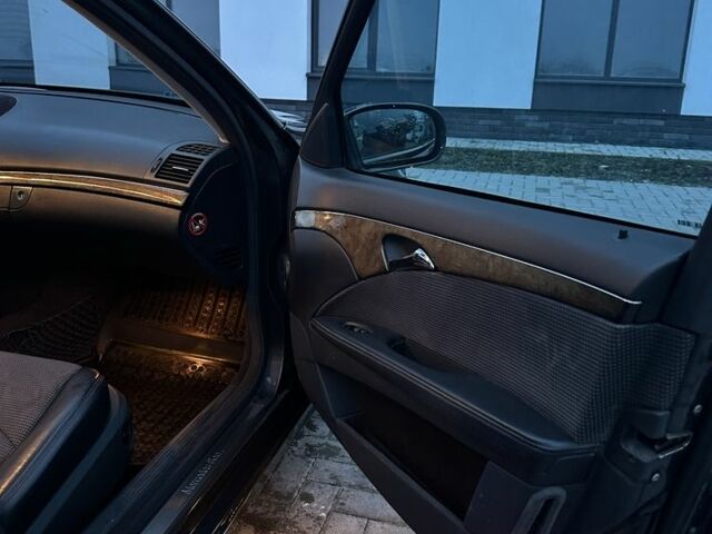 Сірий Мерседес Е-Клас, об'ємом двигуна 2.7 л та пробігом 327 тис. км за 4150 $, фото 17 на Automoto.ua