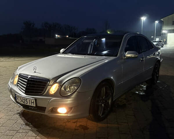 Серый Мерседес Е-Класс, объемом двигателя 2.2 л и пробегом 460 тыс. км за 7799 $, фото 2 на Automoto.ua