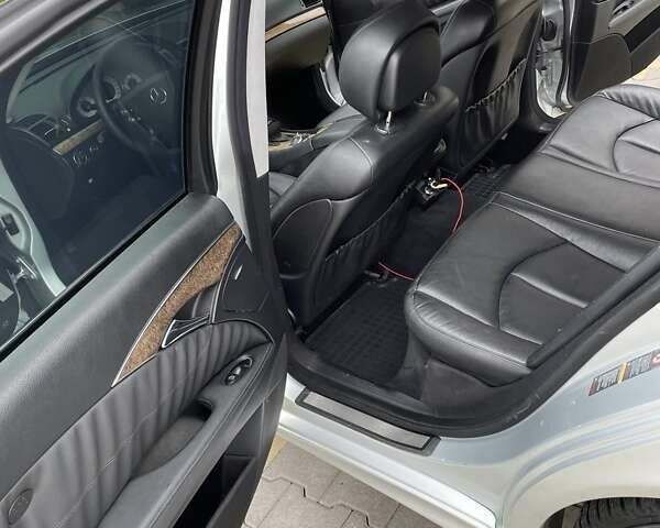 Сірий Мерседес Е-Клас, об'ємом двигуна 3 л та пробігом 394 тис. км за 9500 $, фото 10 на Automoto.ua