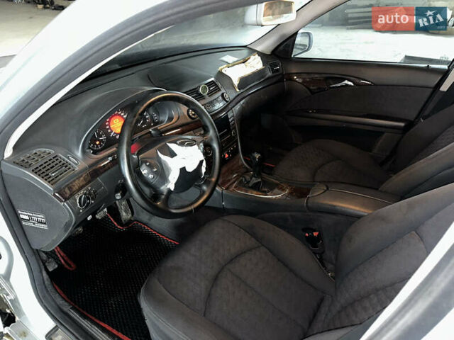 Сірий Мерседес Е-Клас, об'ємом двигуна 1.8 л та пробігом 373 тис. км за 2700 $, фото 22 на Automoto.ua