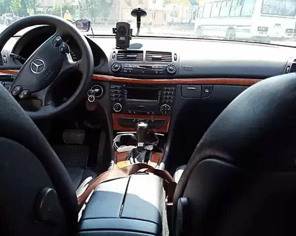 Сірий Мерседес Е-Клас, об'ємом двигуна 2.15 л та пробігом 318 тис. км за 8700 $, фото 17 на Automoto.ua