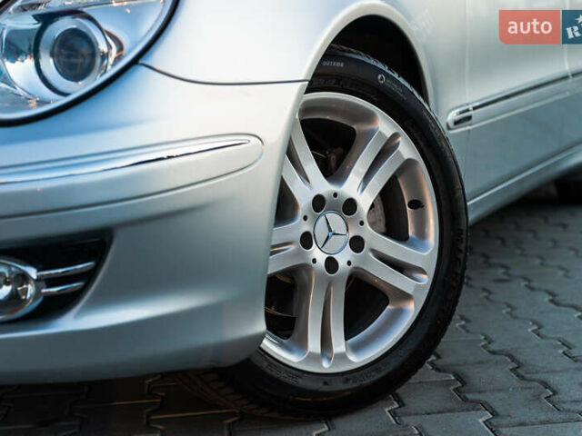 Мерседес Е-Клас 2006 у Мукачеве на Automoto.ua Сірий Мерседес Е-Клас, об'ємом двигуна 1.8 л та пробігом 79 тис. км за 25500 $, фото 1 на Automoto.ua