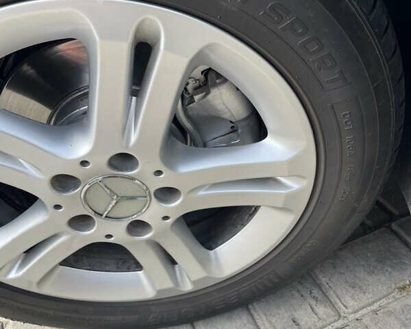 Сірий Мерседес Е-Клас, об'ємом двигуна 2.2 л та пробігом 263 тис. км за 9999 $, фото 12 на Automoto.ua