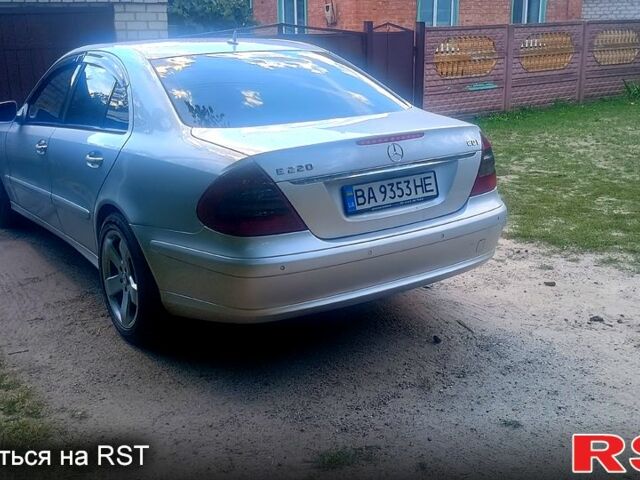 Серый Мерседес Е-Класс, объемом двигателя 2.1 л и пробегом 304 тыс. км за 7800 $, фото 3 на Automoto.ua