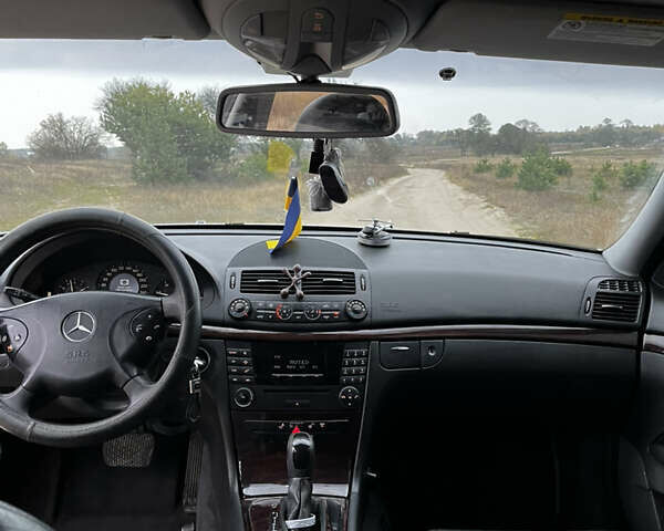 Мерседес Е-Клас 2006 у Камінь-Каширський на Automoto.ua Сірий Мерседес Е-Клас, об'ємом двигуна 2.15 л та пробігом 294 тис. км за 7200 $, фото 10 на Automoto.ua