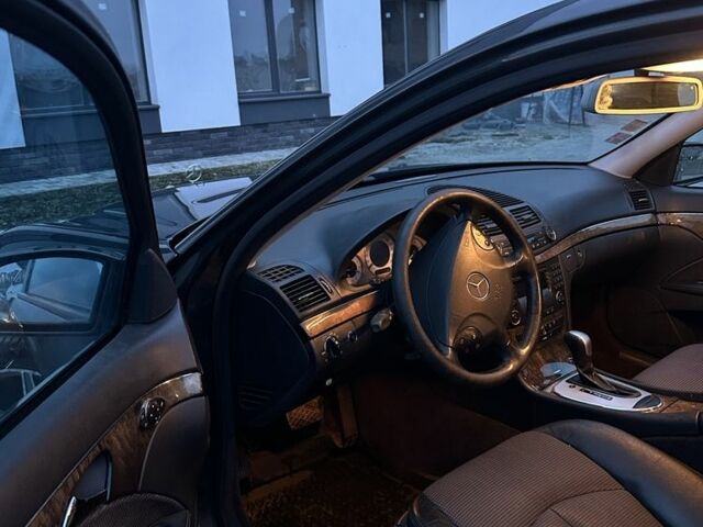 Сірий Мерседес Е-Клас, об'ємом двигуна 2.7 л та пробігом 327 тис. км за 4150 $, фото 12 на Automoto.ua