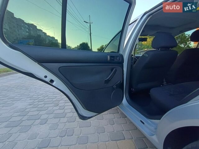 Сірий Мерседес Е-Клас, об'ємом двигуна 0 л та пробігом 225 тис. км за 3600 $, фото 1 на Automoto.ua