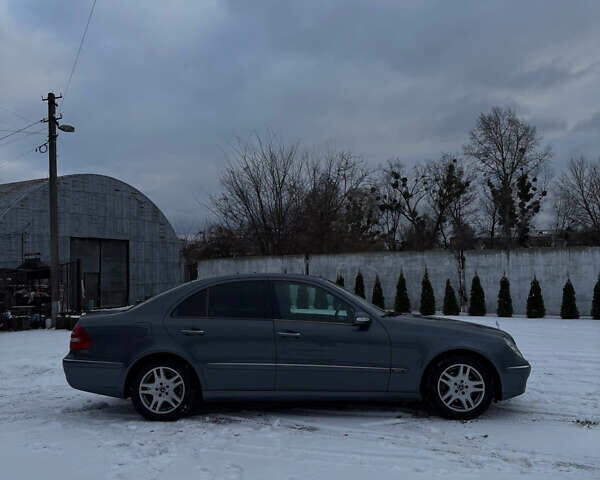 Сірий Мерседес Е-Клас, об'ємом двигуна 2.2 л та пробігом 358 тис. км за 7500 $, фото 4 на Automoto.ua