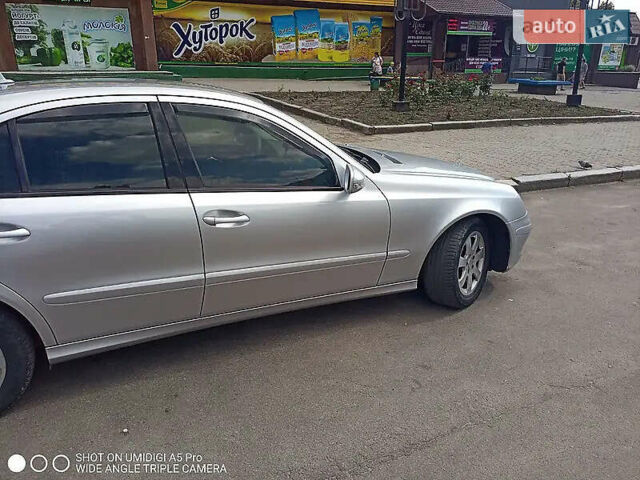 Сірий Мерседес Е-Клас, об'ємом двигуна 2.15 л та пробігом 318 тис. км за 8700 $, фото 13 на Automoto.ua