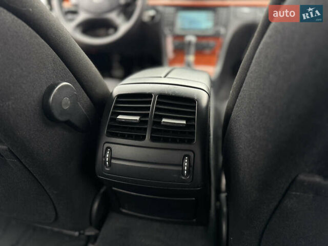 Серый Мерседес Е-Класс, объемом двигателя 3 л и пробегом 529 тыс. км за 7450 $, фото 33 на Automoto.ua