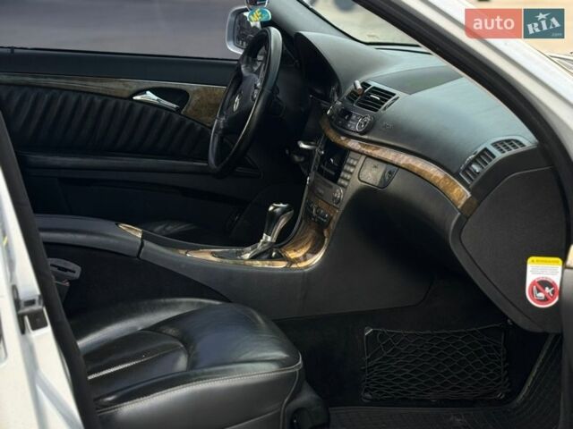 Сірий Мерседес Е-Клас, об'ємом двигуна 1.8 л та пробігом 305 тис. км за 6950 $, фото 13 на Automoto.ua