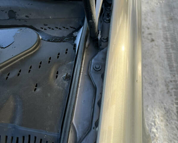 Сірий Мерседес Е-Клас, об'ємом двигуна 2.2 л та пробігом 253 тис. км за 11500 $, фото 33 на Automoto.ua