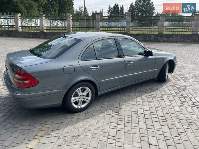 Сірий Мерседес Е-Клас, об'ємом двигуна 2.2 л та пробігом 263 тис. км за 9999 $, фото 5 на Automoto.ua